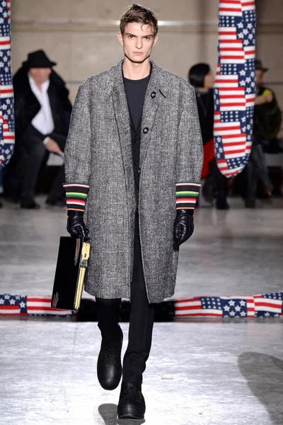 Look 12